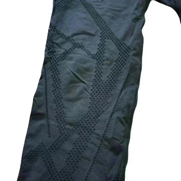 Women's Lorna Jane Black Workout Yoga Leggings Perforated Holes Size Medium - Picture 2 of 3